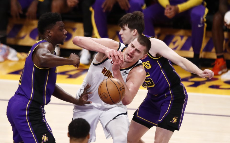 Отборът на Лос Анджелис Лейкърс победи Денвър Нъгетс със 126:108