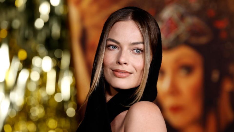 Гледайки новите снимки на актрисата Марго Роби на червения килим