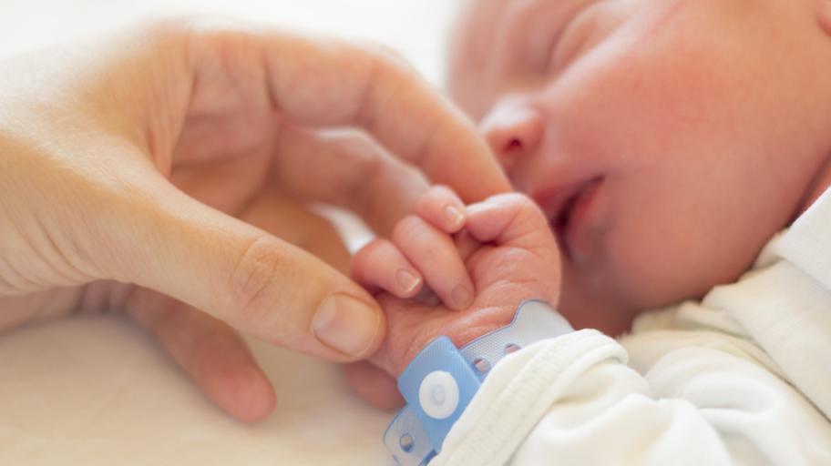 Първите 100 дни от живота на бебето - за какво да сте готови