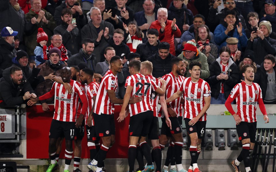 Брентфорд и Ливърпул играят при в първи двубой от 19-ия