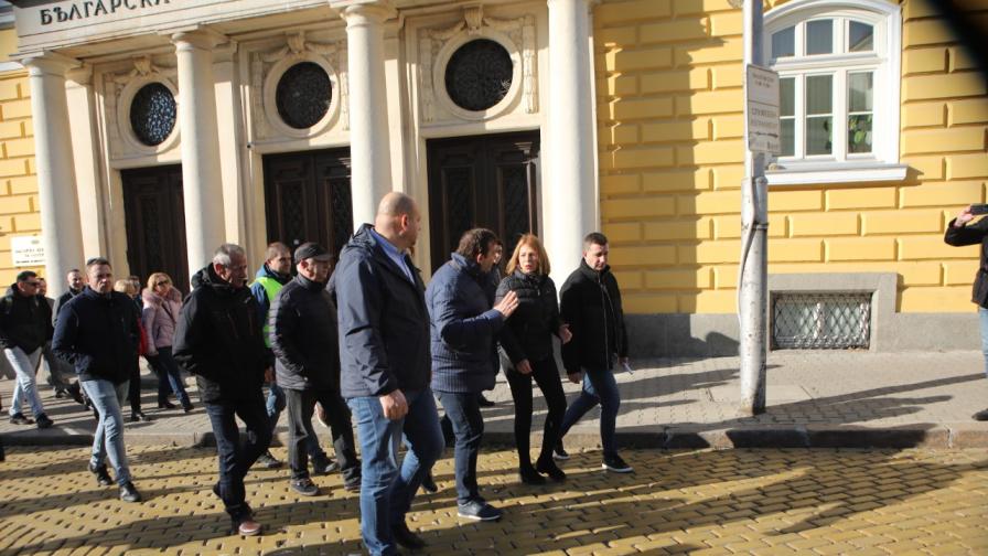 Шишков и Фандъкова инспектираха ремонта на жълтите павета в столицата (СНИМКИ)