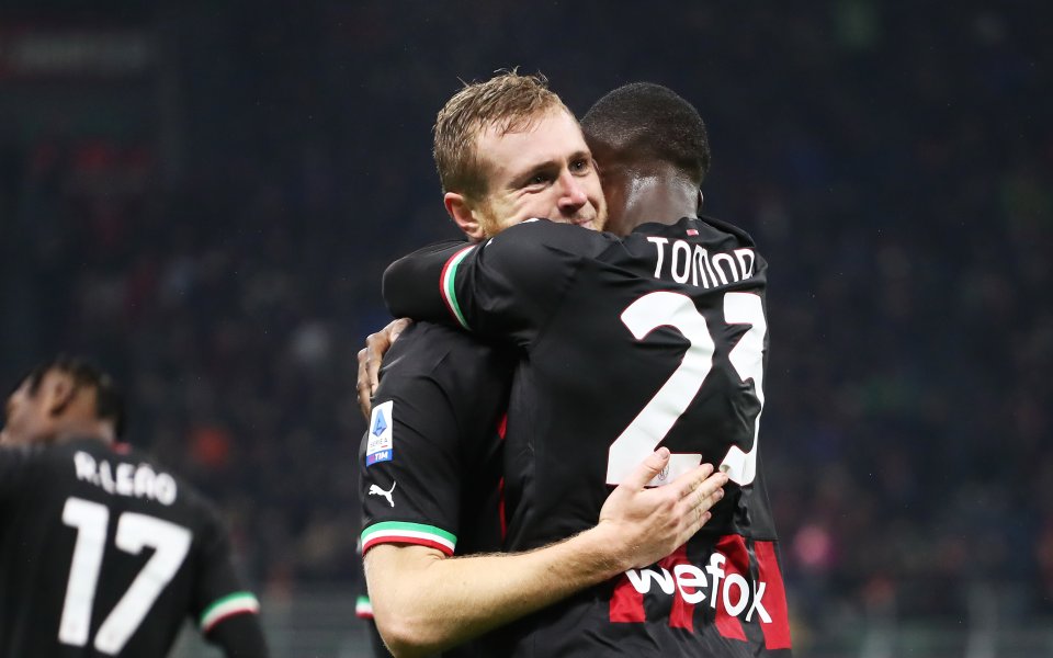 Милан и Рома играят при резултат 2:1 в мач от