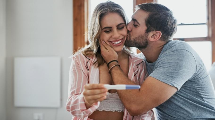 7 забавни начина да кажете на партньора си, че сте бременна