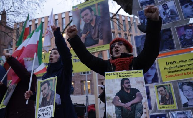 Масови протести в Иран