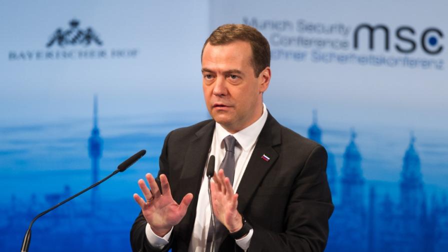 Медведев: Доставяните на Киев танкове "ще отидат за скрап"