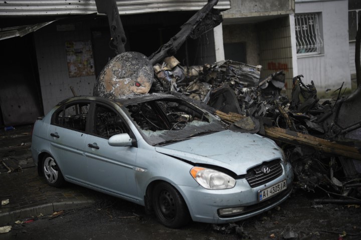 <p>Хеликоптер се разби в Киев, вътрешният министър на Украйна е сред загиналите</p>