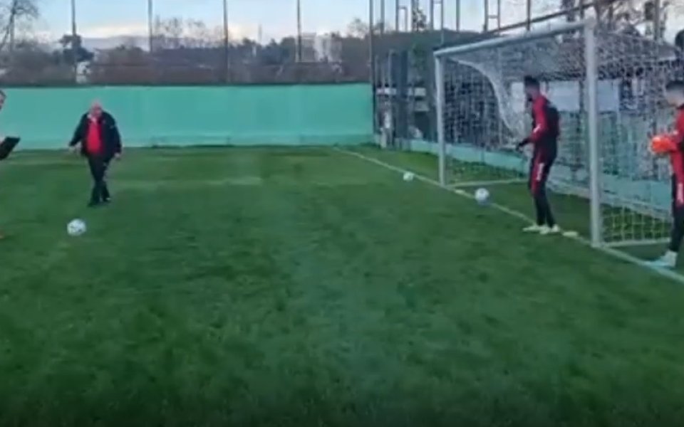 Вратарите на Локомотив София имаха интензивна тренировка тази сутрин в