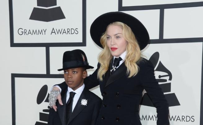  Мадона със сина си Дейвид Банда 