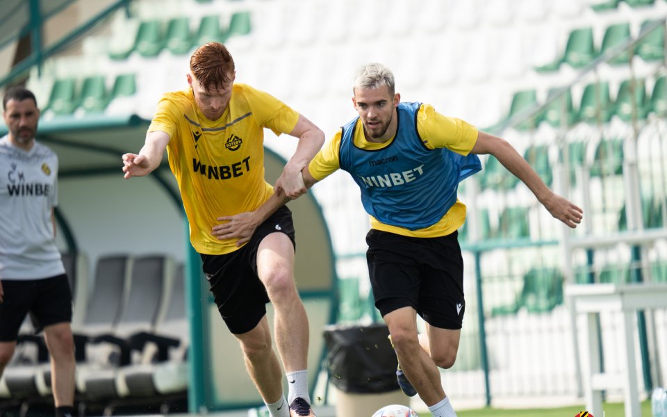 Отборът на Ботев продължава своята подготовка в слънчев Дубай при