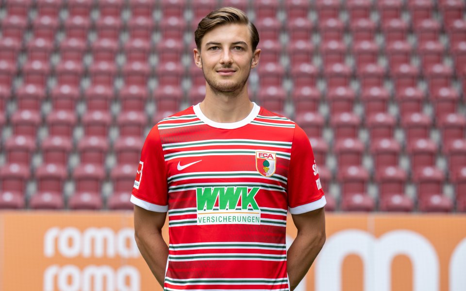 Халфът с български корени Лукас Петков премина под наем от