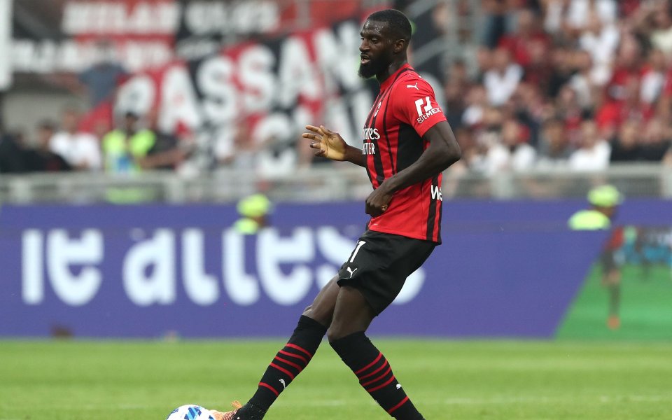 Тиемуе Бакайоко, който в момента е под наем в Милан