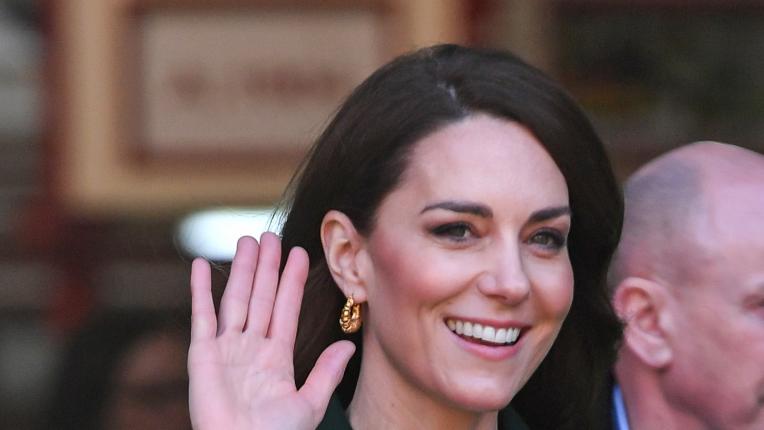  Принцесата на Уелс е пленителна в зелено в последния ден от януари 