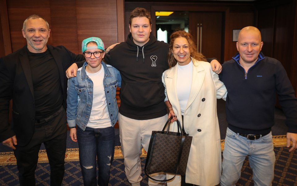 Награждаване на млади олимпийци