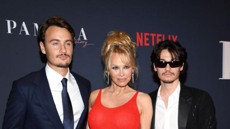  Памела Андерсън по-секси от всеки път на премиерата на документалния ѝ филм за Netflix 