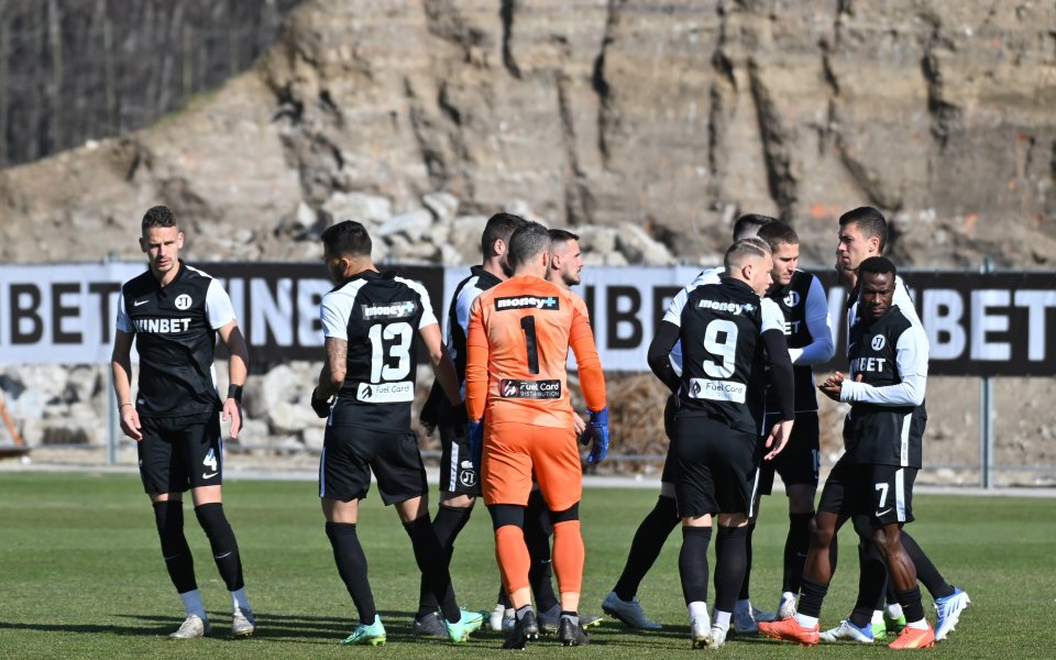 Елитният Локомотив Пловдив надигра втородивизионния Марица Пловдив с 2:1 в последната си