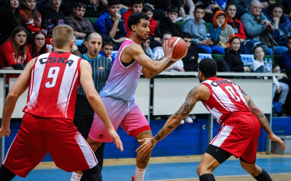 Тимът на Черноморец победи ЦСКА със 100:84 (20:15, 30:26, 25:19,
