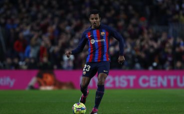 Футболистът на Барселона Жюл Кунде се извини на бившия си