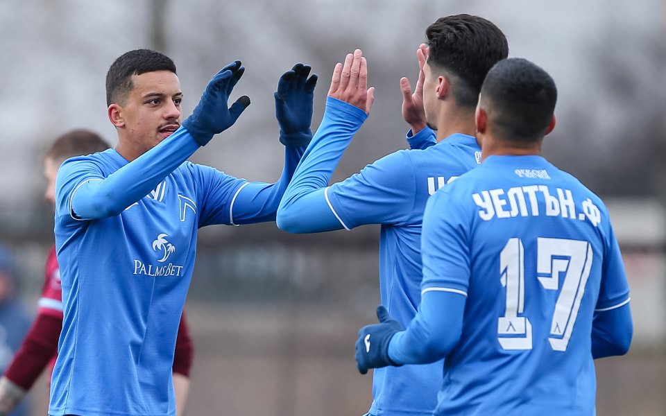 Левски и Септември София играят при резултат 2:1 в генералната репетиция на