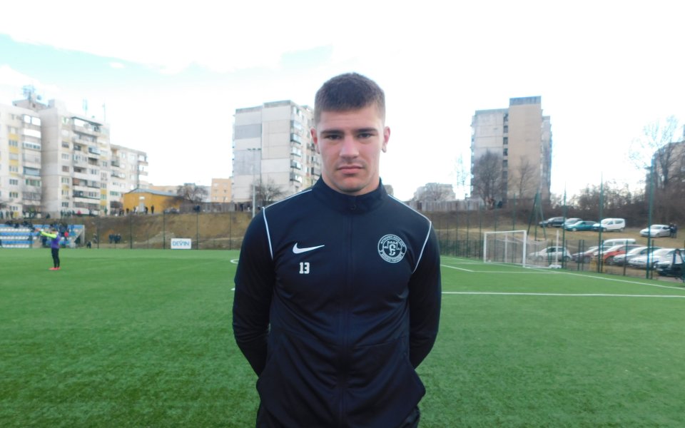 Вратарят Иван Дерменджиев е вече ново попълнение на Етър. Той