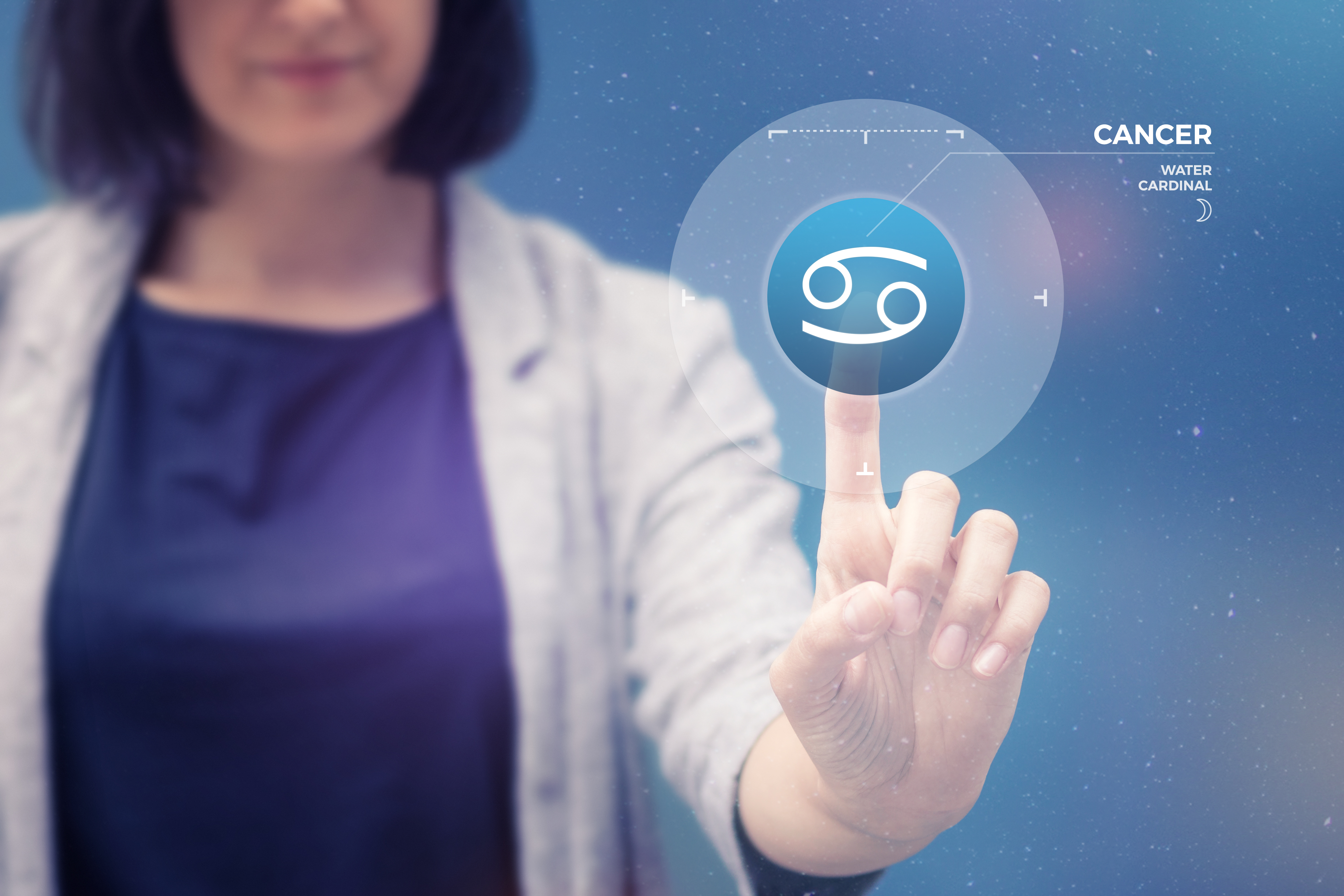 <p>Раците често манипулират чрез емоции и наранени чувства. Те могат демонстративно да се затворят в себе си, очаквайки другите да ги утешават. Такива емоционални &bdquo;люлки&ldquo; отнемат много енергия от близките. Откритият разговор може да помогне за избягването на този сценарий.</p>