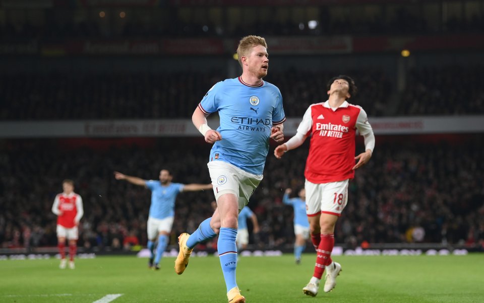 Арсенал и Манчестър Сити играят при резултат 0:1 в отложен мач