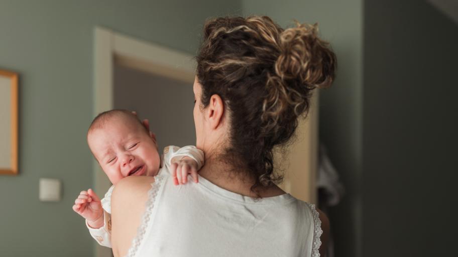 7 гениални начина да спрете бебето да плаче. И защо работят