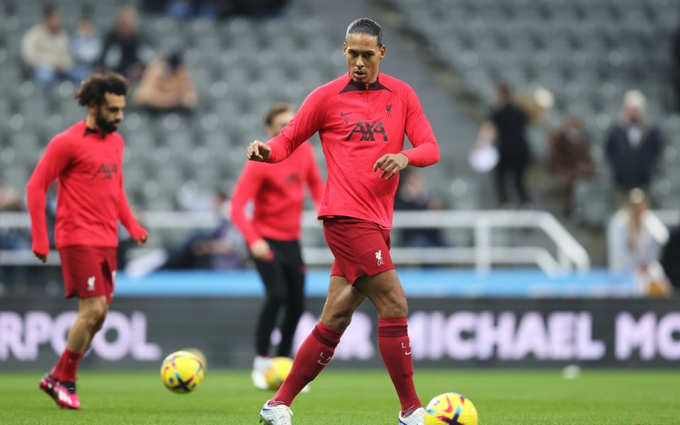 Нюкасъл и Ливърпул играят при резултат 0:1 в мач от