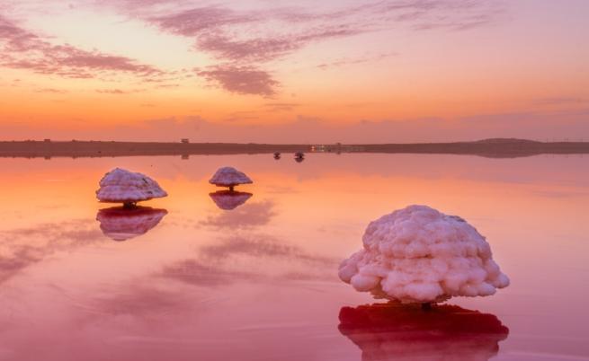 Късчеста от Рая: 6 естествено розови езера