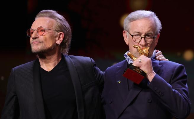  Боно и Стивън Спилбърг 