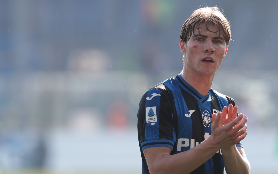 Нападателят на Аталанта Расмус Хьойлунд е привлякъл вниманието на скаутите