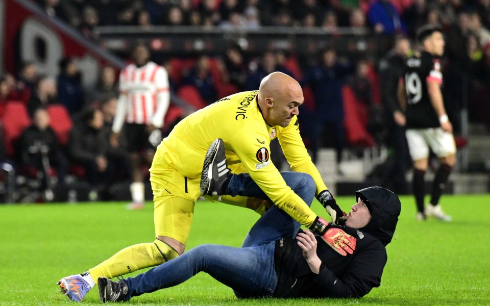 Ръководството на УЕФА започна разследване на инцидента по време на