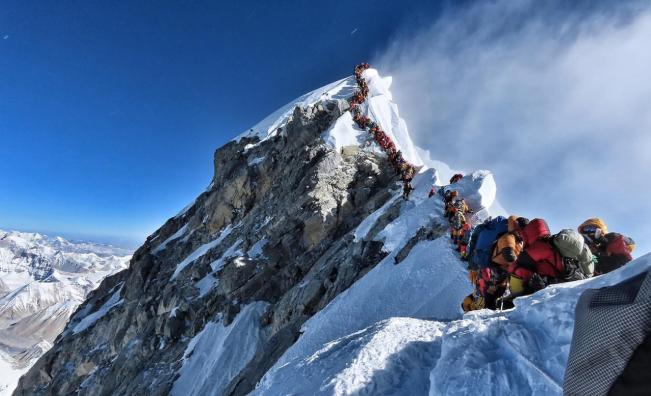 <p>Трета българка покори най-високия връх на планетата</p>