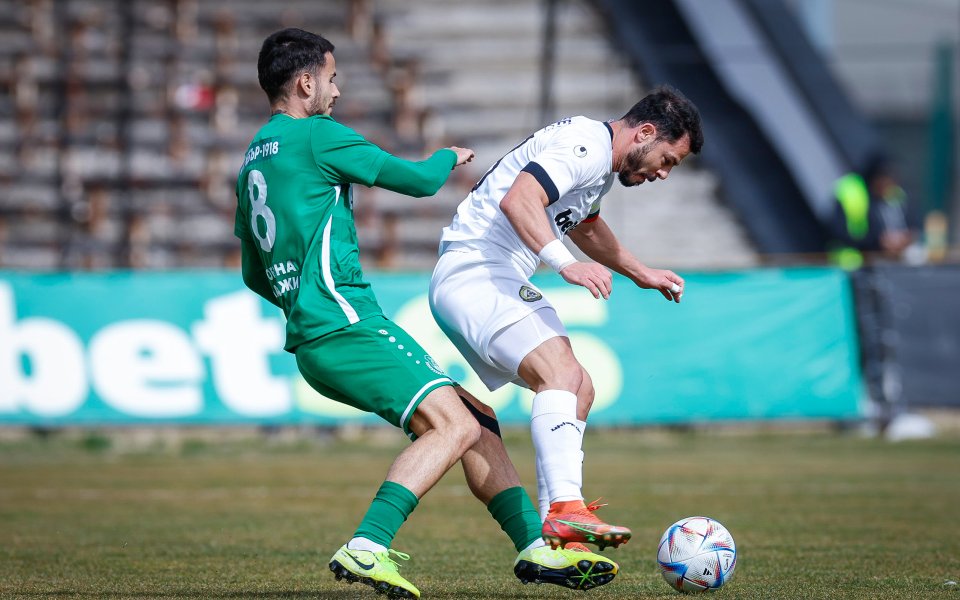 Славия и Хебър играят при резултат 0:0 в мач от