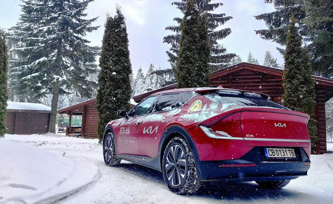  STOP&GO: Пакетът Premium (кожен салон седалки във Vegan по кое време, амбиентно осветяване, вентилирани седалки) коства 800 лева в равнище Executive, 4200 при GT-Line. 