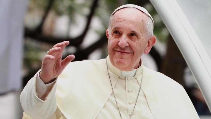 Папа Франциск каза, че има белодробно възпаление, но участва в климатичната конференция на ООН в Дубай