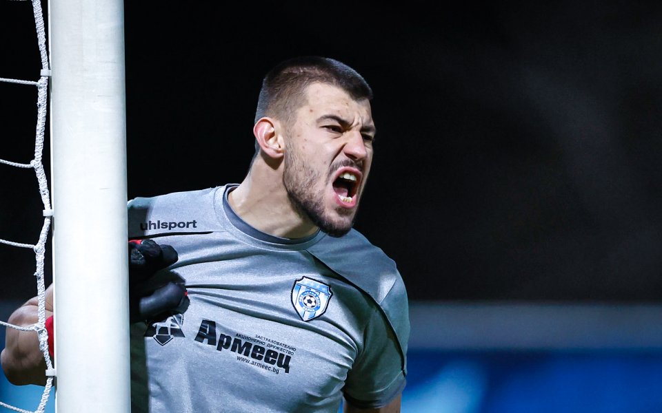 Емисар на чешкия гранд Спарта Прага ще гледа едно от