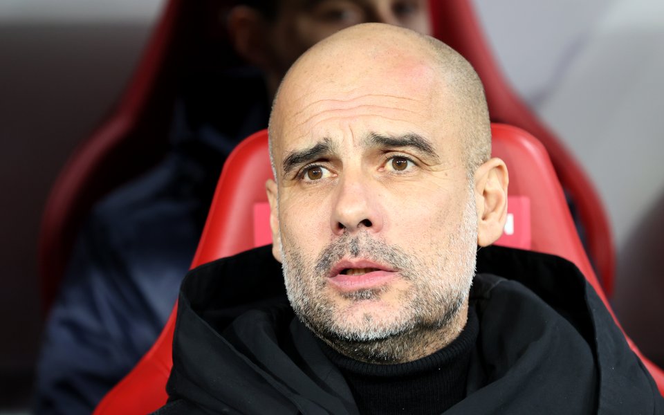 Манчестър Юнайтед спечели първия си трофей от шест години в неделя,