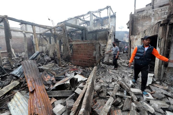 13 загинали и 50 ранени в Джакарта при пожар в