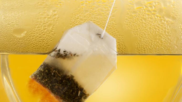  Как да си създадем терапия за очи с чаени торбички 