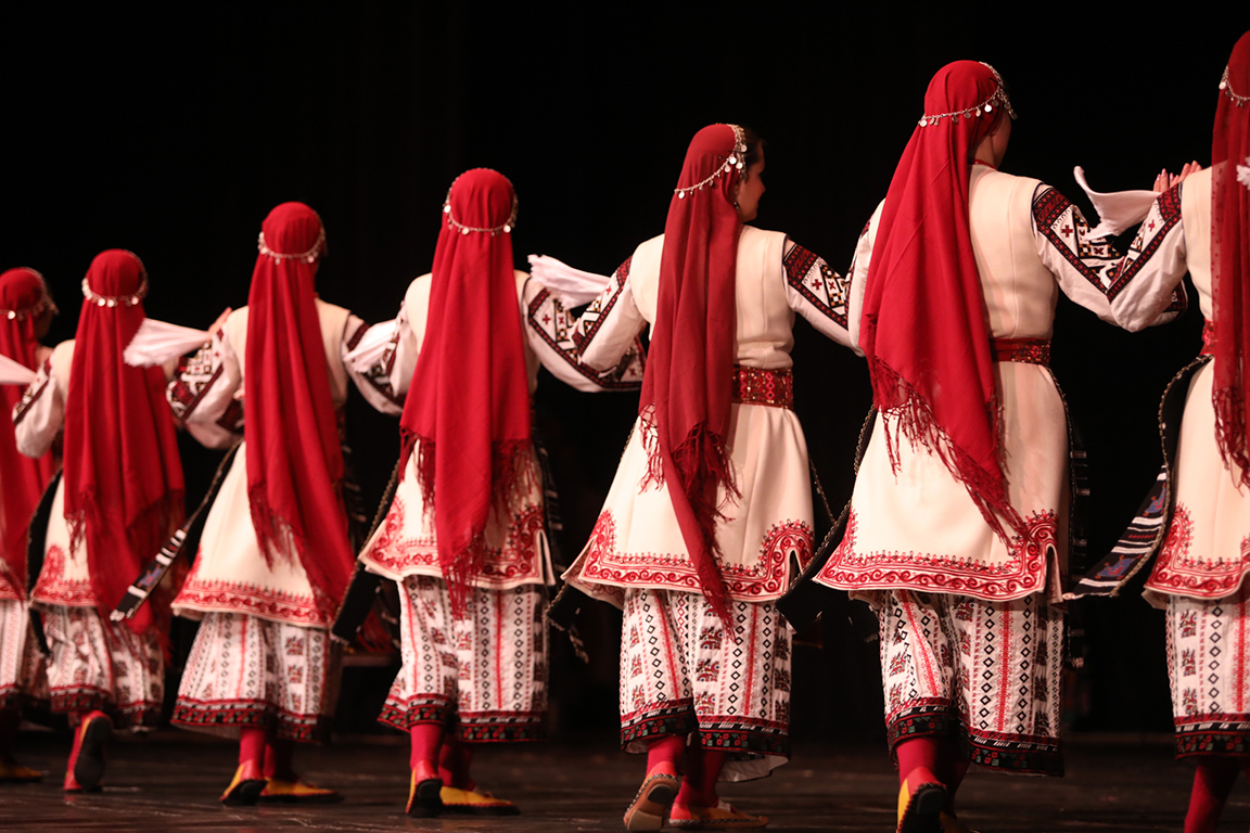 <p>Нощ на Ансамблите за четвърти път в зала 1 на НДК</p>