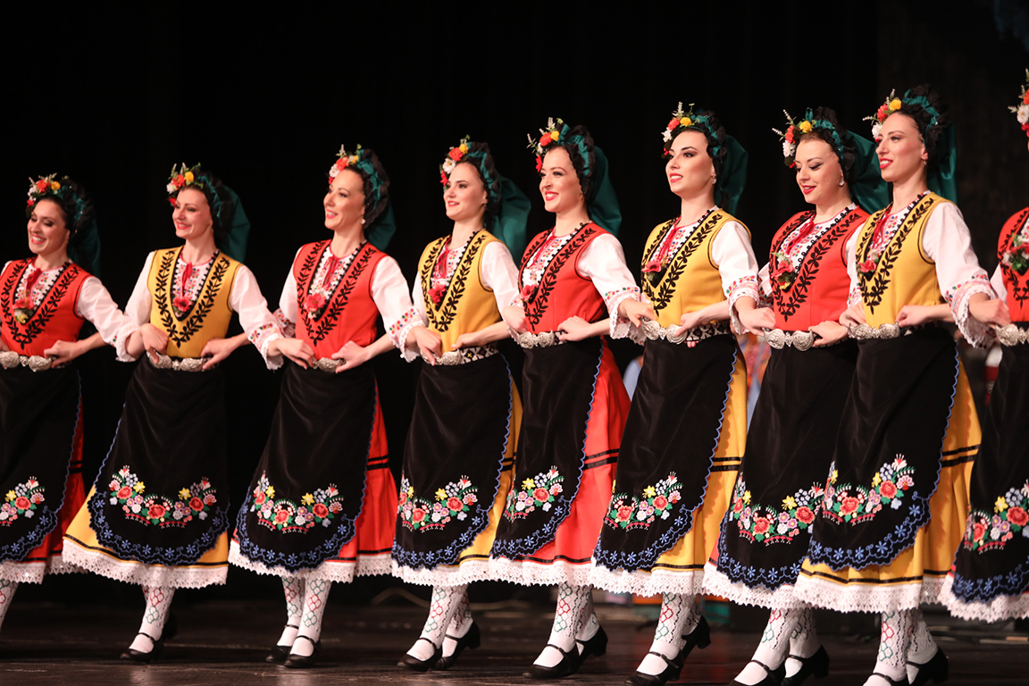<p>Нощ на Ансамблите за четвърти път в зала 1 на НДК</p>