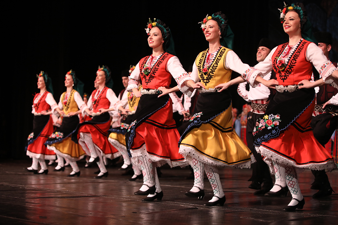 <p>Нощ на Ансамблите за четвърти път в зала 1 на НДК</p>