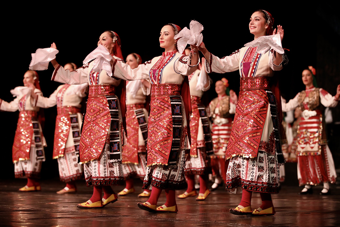 <p>Нощ на Ансамблите за четвърти път в зала 1 на НДК</p>