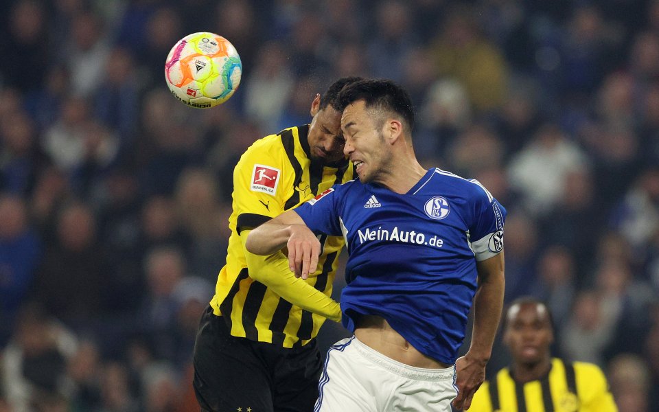 Борусия (Дортмунд) се препъна във вечния си съперник Шалке 04