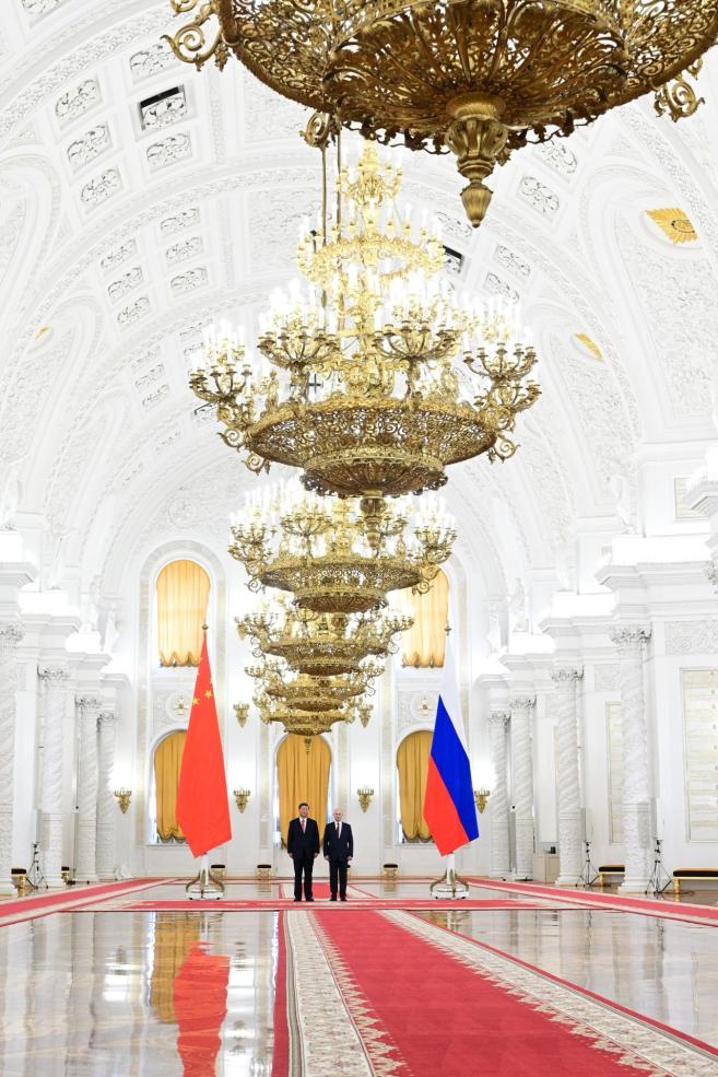 Китайският президент пристигна на историческа визита в Русия