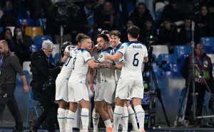 Десетима от Англия удържаха Италия за успешен старт на европейските квалификации