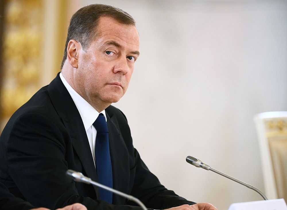 Кой е Дмитрий Медведев, руският военен ястреб, който вбеси Доналд Тръмп?