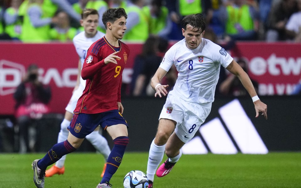 Отборите на Испания и Норвегия играят при резултат 1:0 в първия