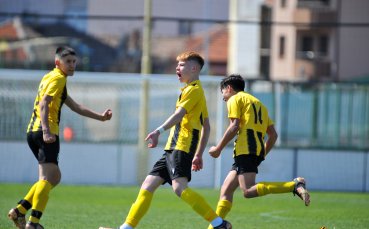 Юношите на Ботев и Локомотив изиграха две срещи от Елитните
