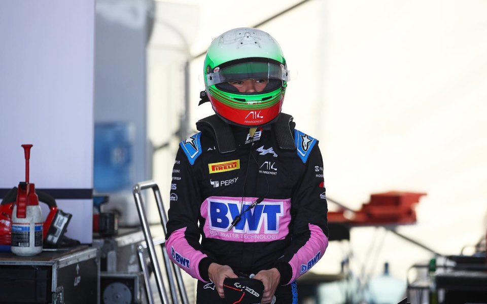 Цолов стартира 15-и, поизостана малко в хаотичната първа обиколка, след